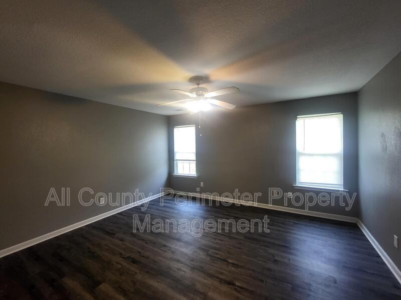 624 Oakland Hills Dr - Photo 3 of 8