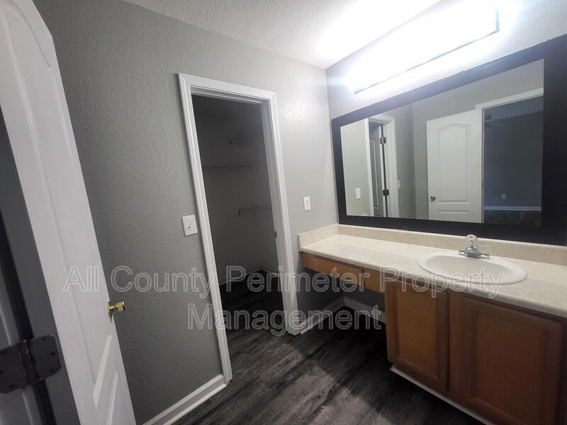 624 Oakland Hills Dr - Photo 4 of 8
