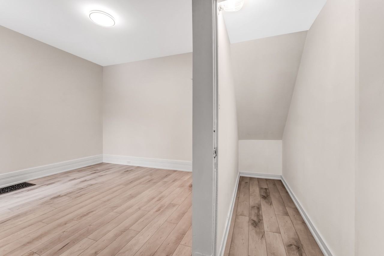 170 Ivy Crescent #1 - Photo 6 of 15