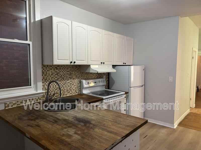 317 Queen St S #1MAINFL - Photo 3 of 10