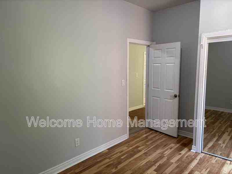 317 Queen St S #1MAINFL - Photo 7 of 10