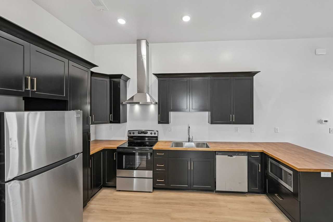 Cottage Court - Photo 5 of 50