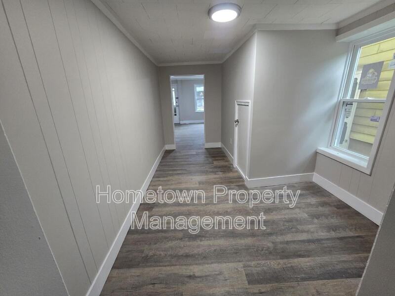 426 W Main St - Photo 4 of 5