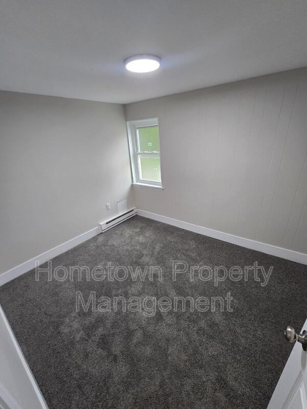 428 W Main St - Photo 2 of 6