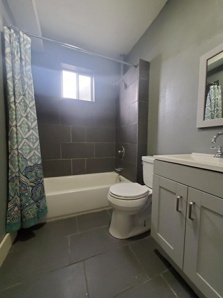 403 Locust Street - Photo 6 of 11