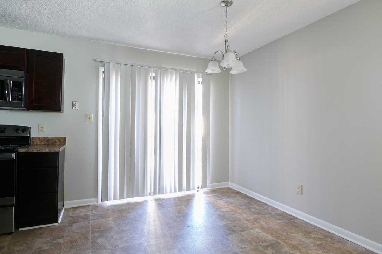 613 Mosswood Lane - Photo 3 of 10