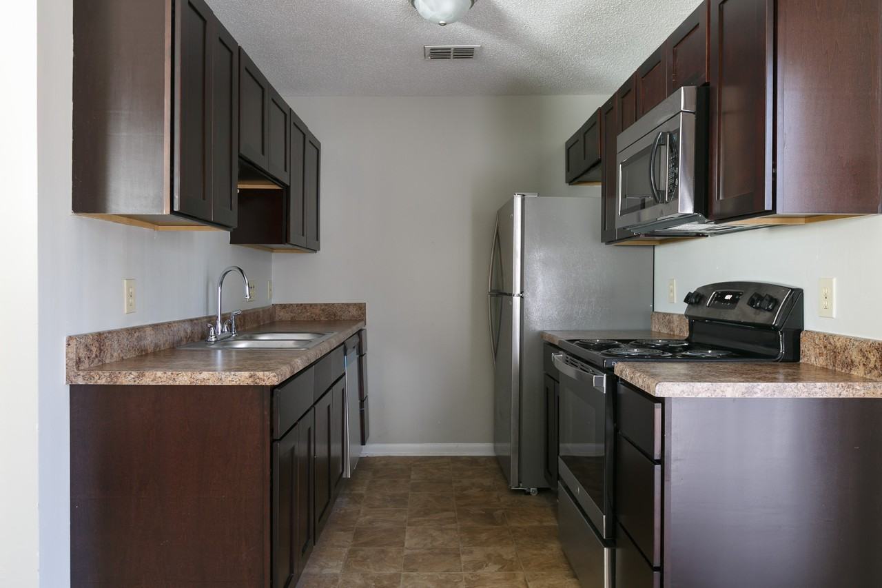 613 Mosswood Lane - Photo 4 of 10