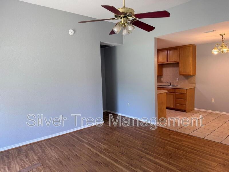 204 School House Rd - Photo 4 of 12