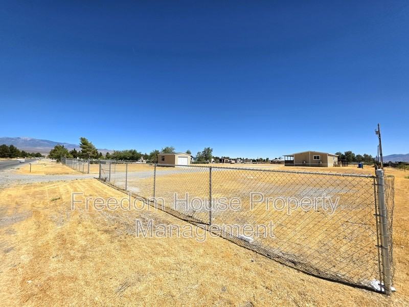 1911 Greta Blvd - Photo 4 of 35