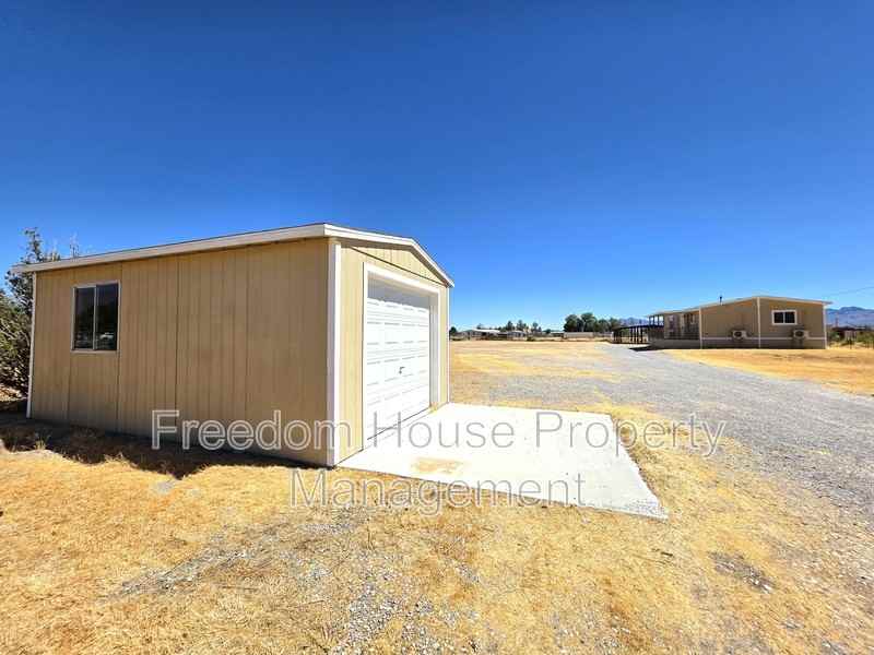 1911 Greta Blvd - Photo 6 of 35