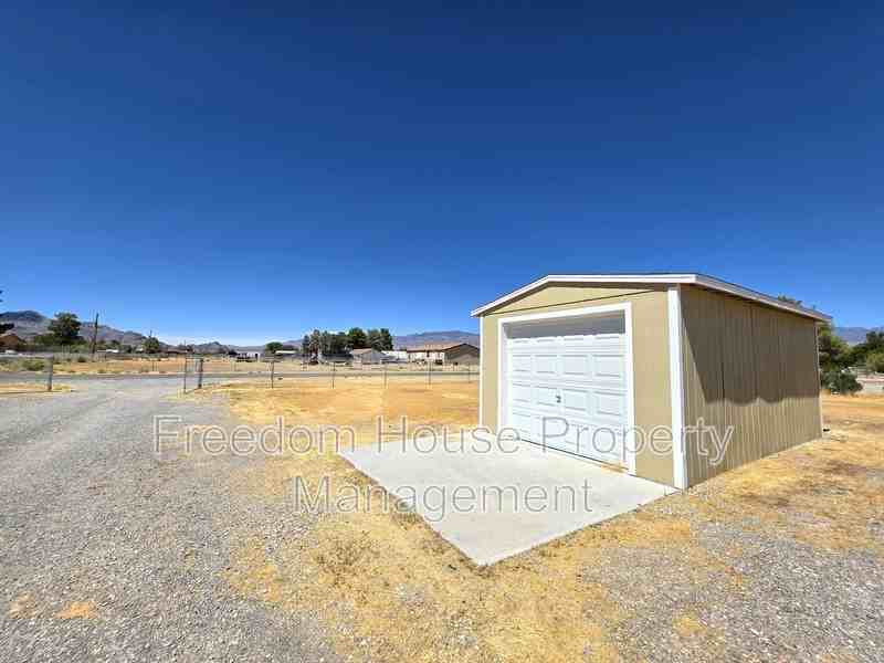 1911 Greta Blvd - Photo 7 of 35
