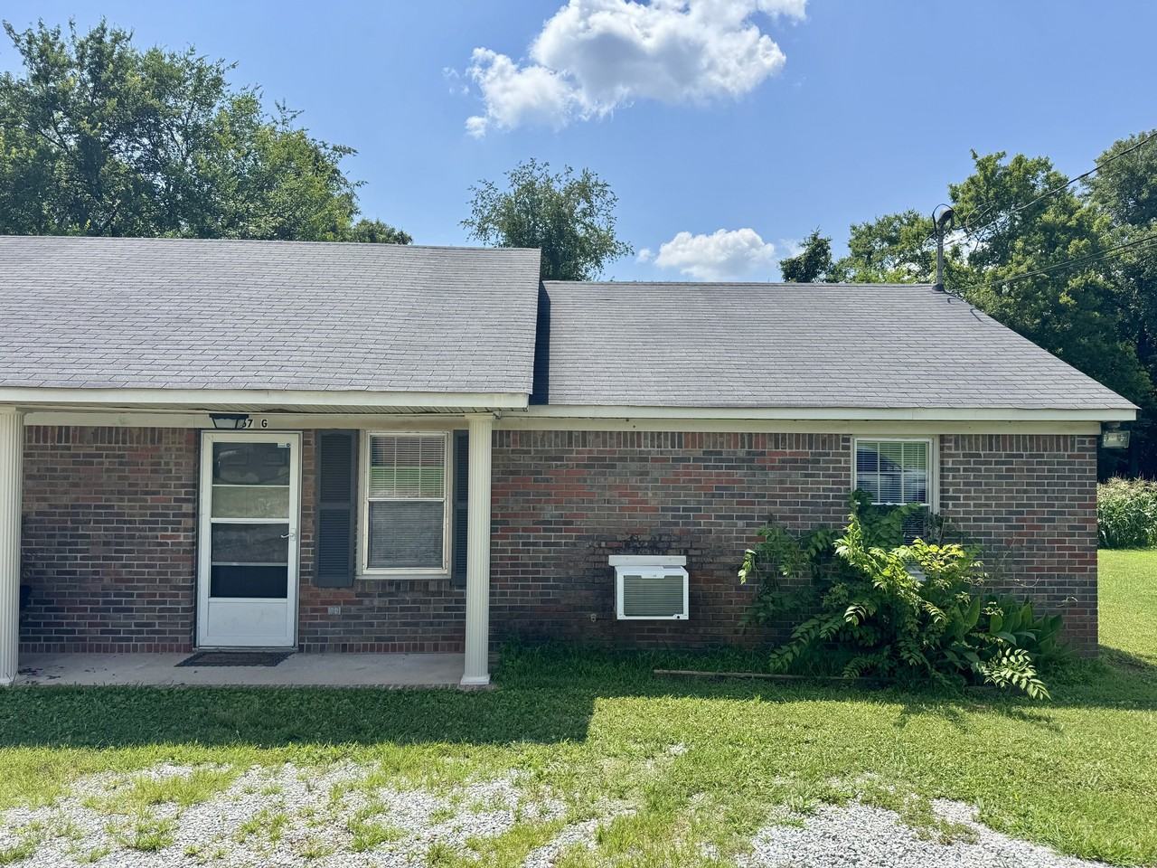 16467 Hampton Lane - Photo 2 of 9