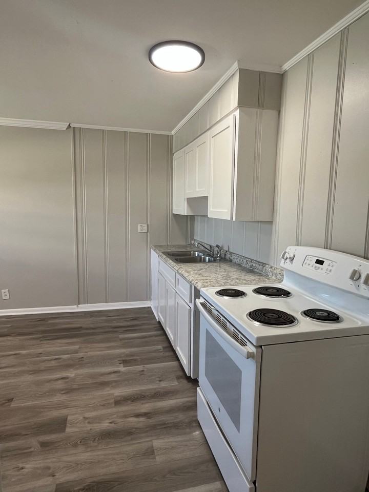 2220 Memorial Parkway Northwest - Photo 4 of 8