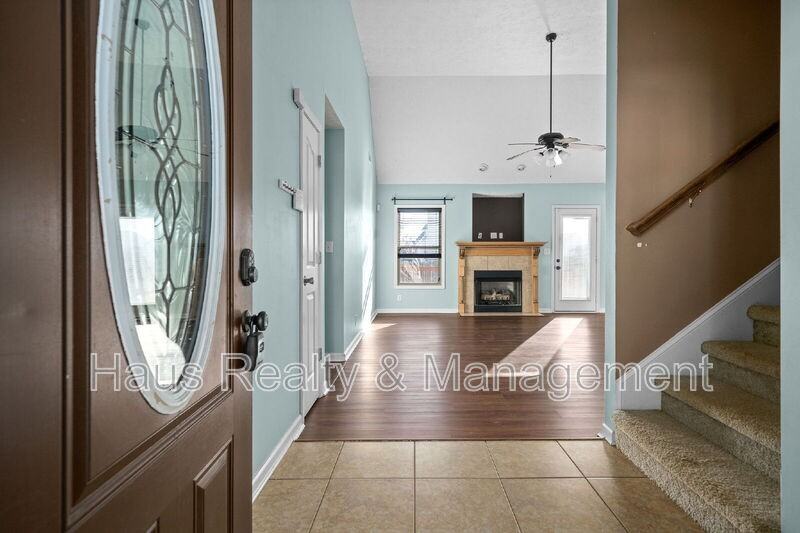 3565 Southwood Dr - Photo 4 of 30
