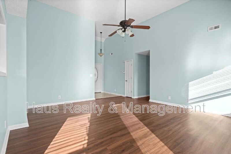 3565 Southwood Dr - Photo 7 of 30