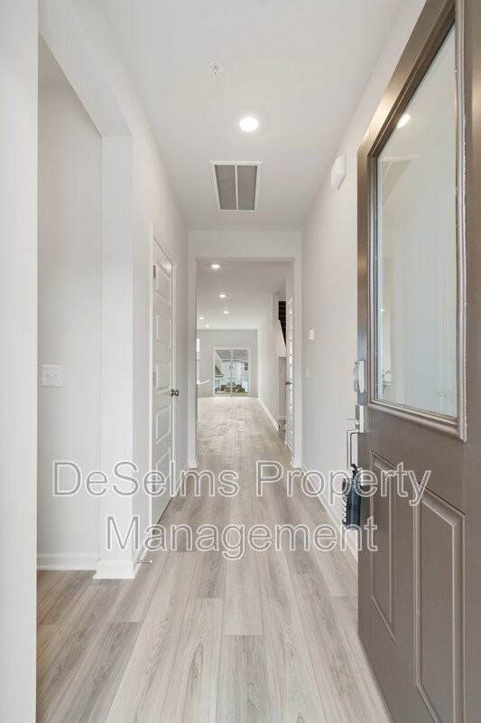 431 Alcott Way - Photo 4 of 42