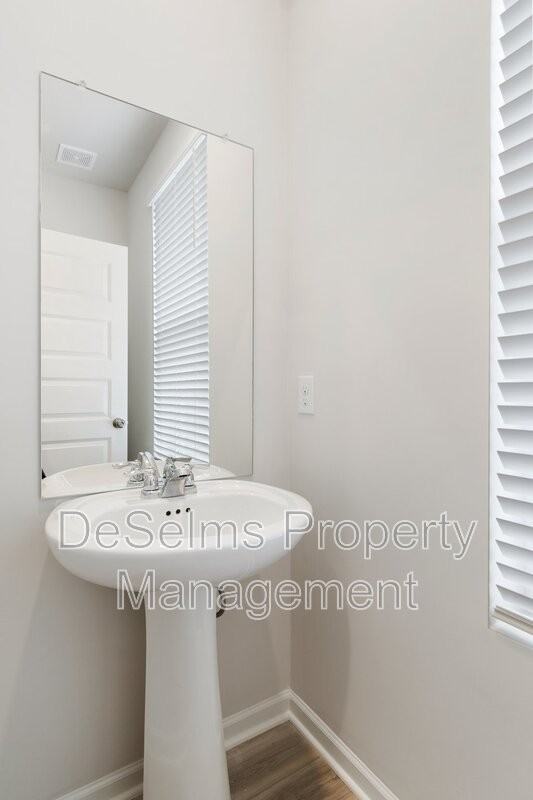 431 Alcott Way - Photo 6 of 42