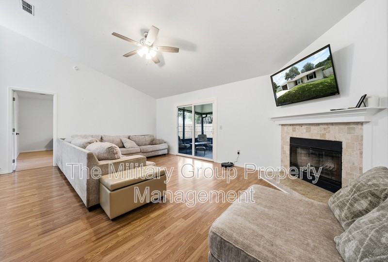 1261 Cutlass Rd - Photo 2 of 22