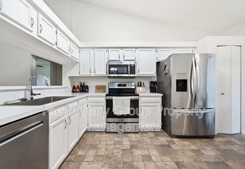 1261 Cutlass Rd - Photo 5 of 22