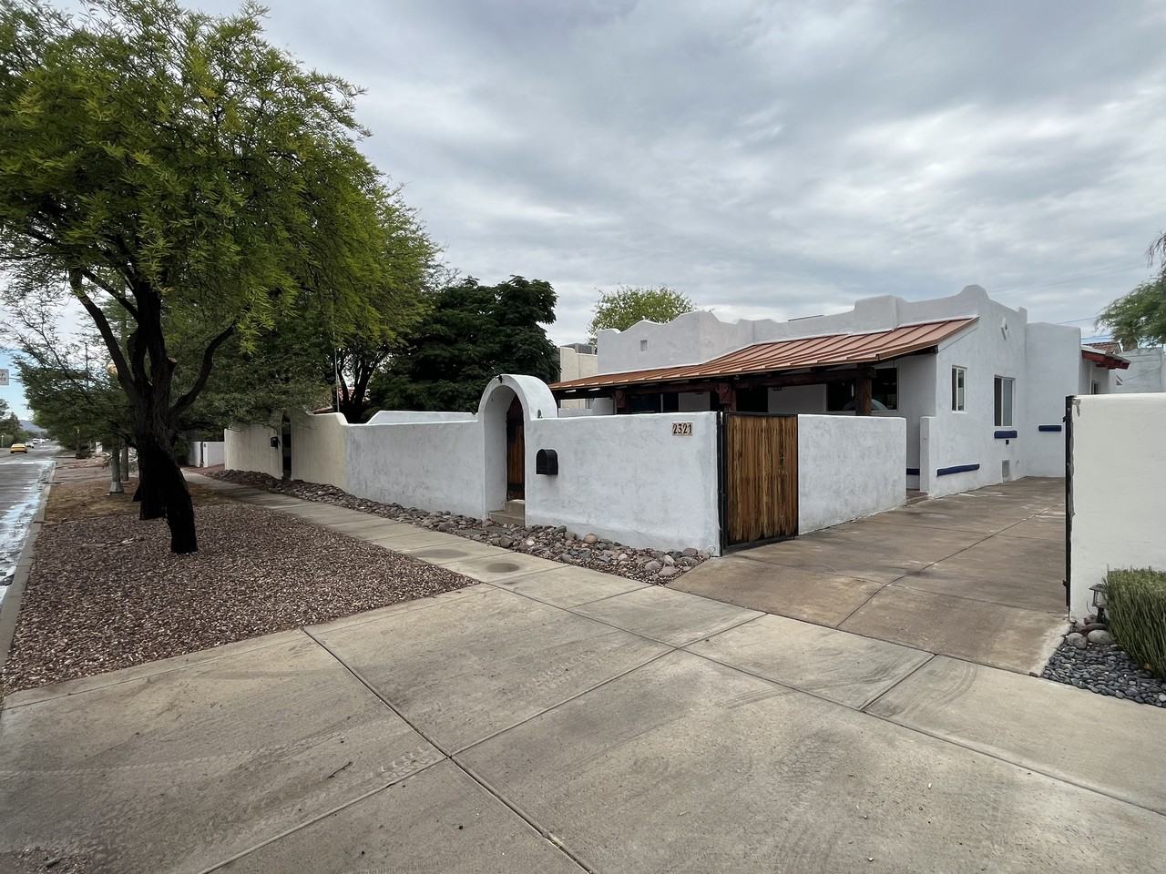 2321 East 6th Street - Photo 2 of 28