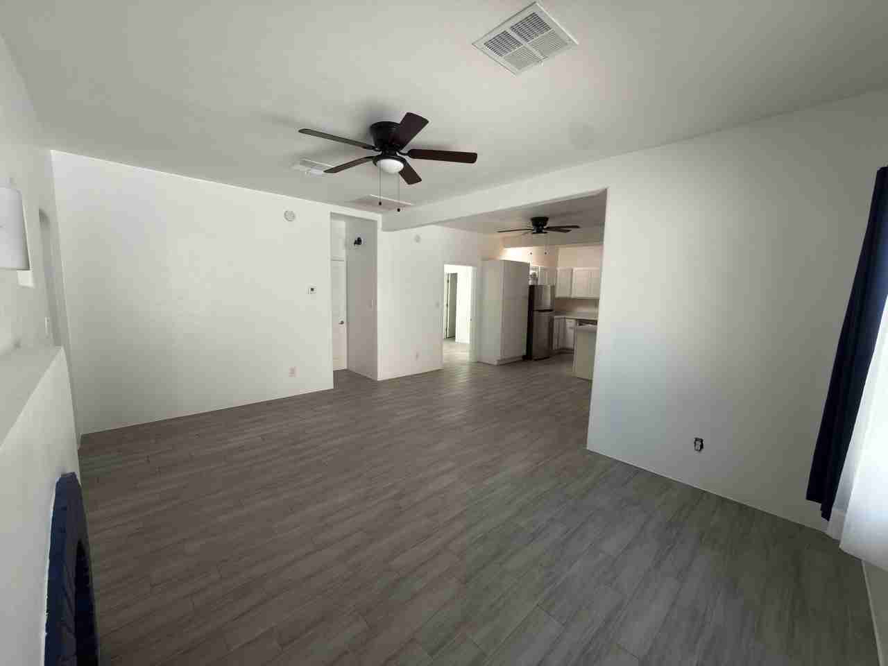 2321 East 6th Street - Photo 4 of 28