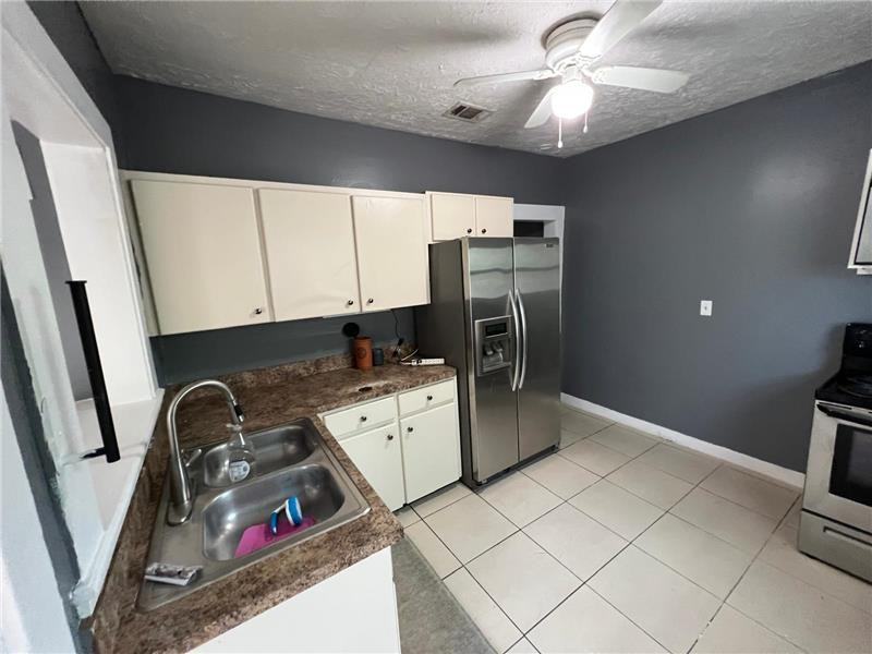 1708 E Nome St - Photo 3 of 20