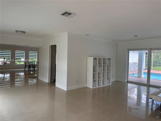 9401 Sw 69th Ct - Photo 5 of 13