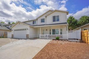 featured image of 8907 Ne 84th St