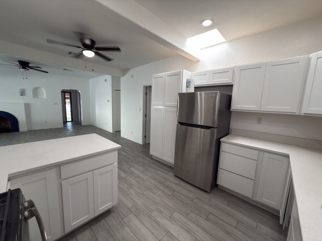 2321 East 6th Street - Photo 6 of 28