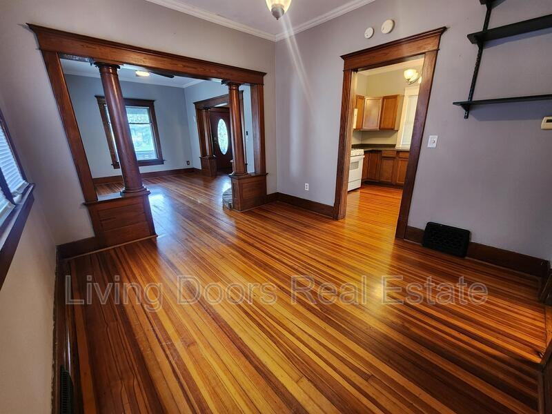 837 Peach St - Photo 6 of 19