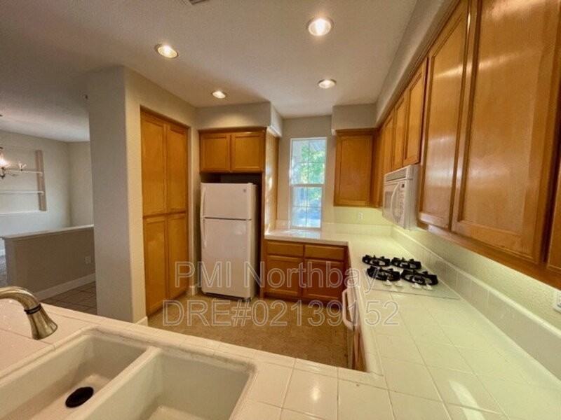 6347 Newhaven Ln - Photo 5 of 20