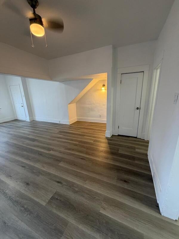 433 W 4th St #433 - Photo 5 of 28