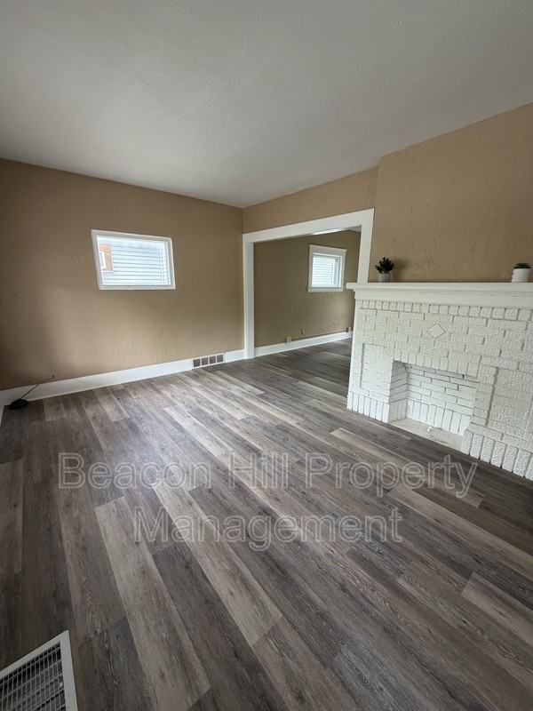 3331 E 145th St - Photo 2 of 10