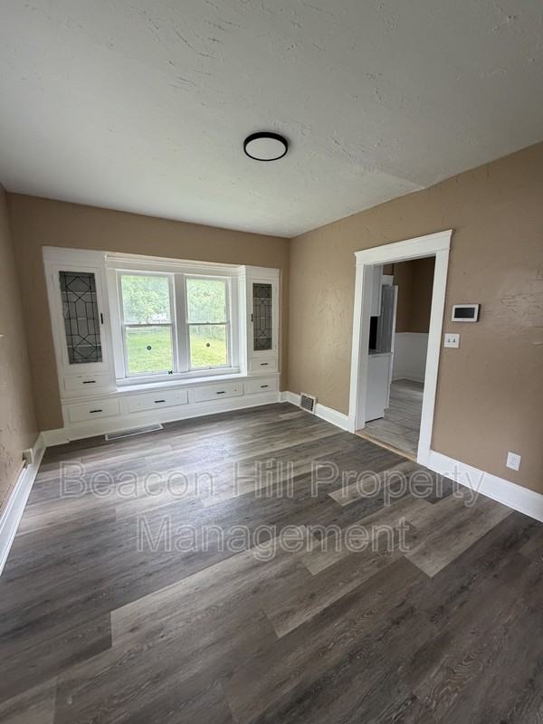 3331 E 145th St - Photo 3 of 10