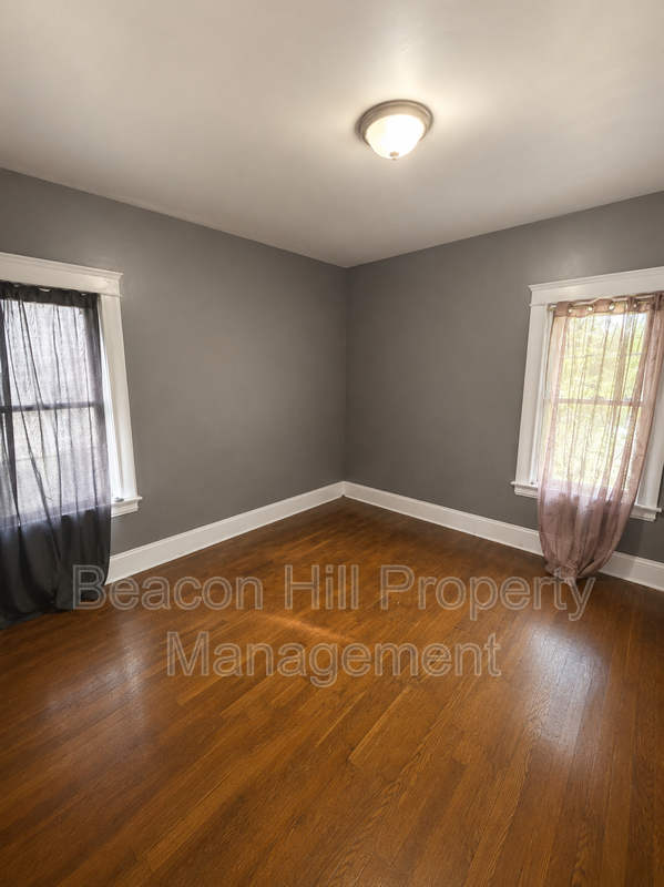 12602 Locke Ave - Photo 3 of 5