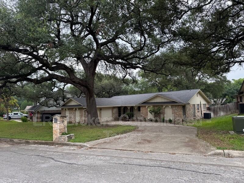 143 Forrest Trl - Photo 2 of 14