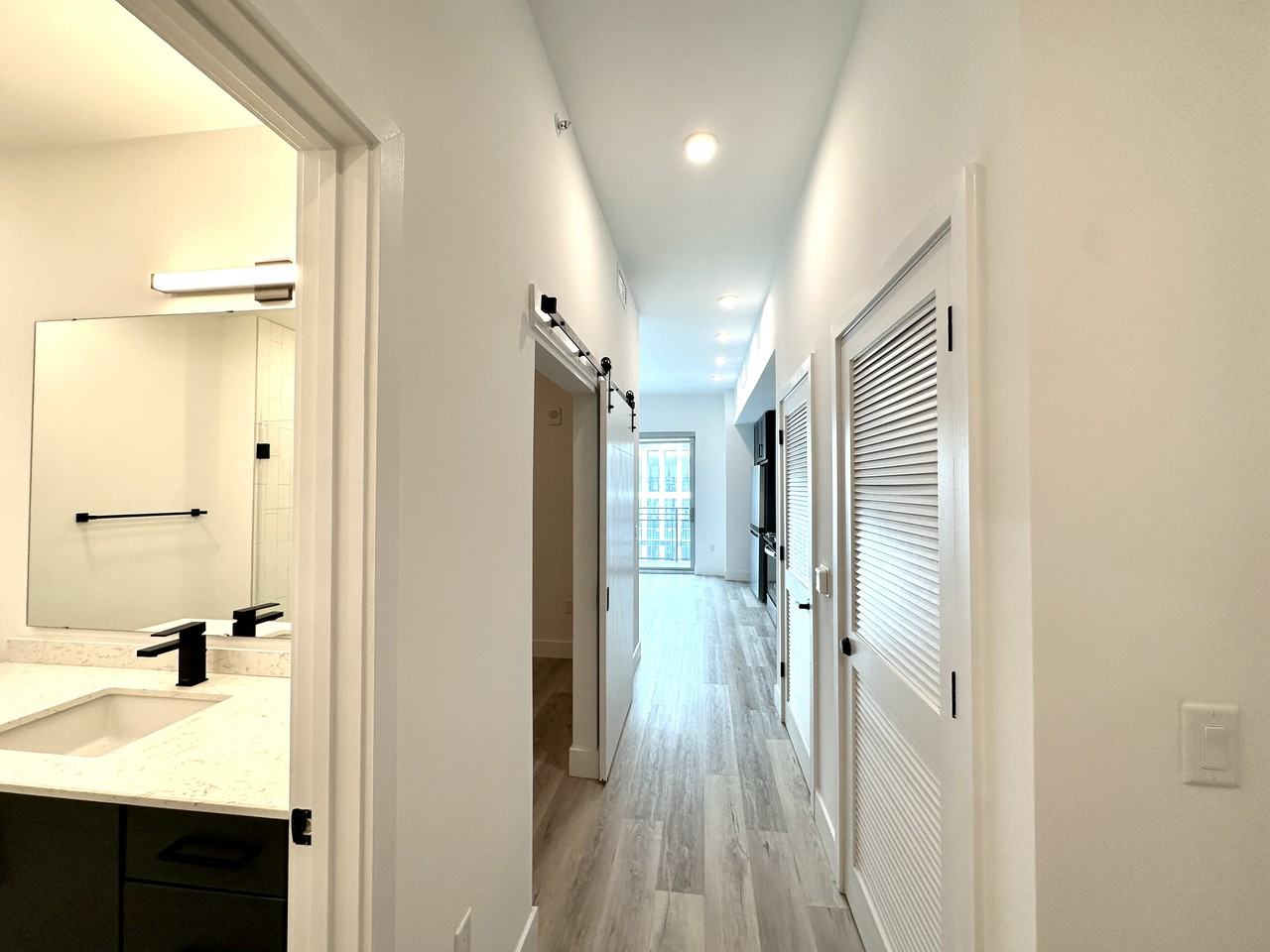 52 Northwest 32nd Street #AS1 - Photo 5 of 9