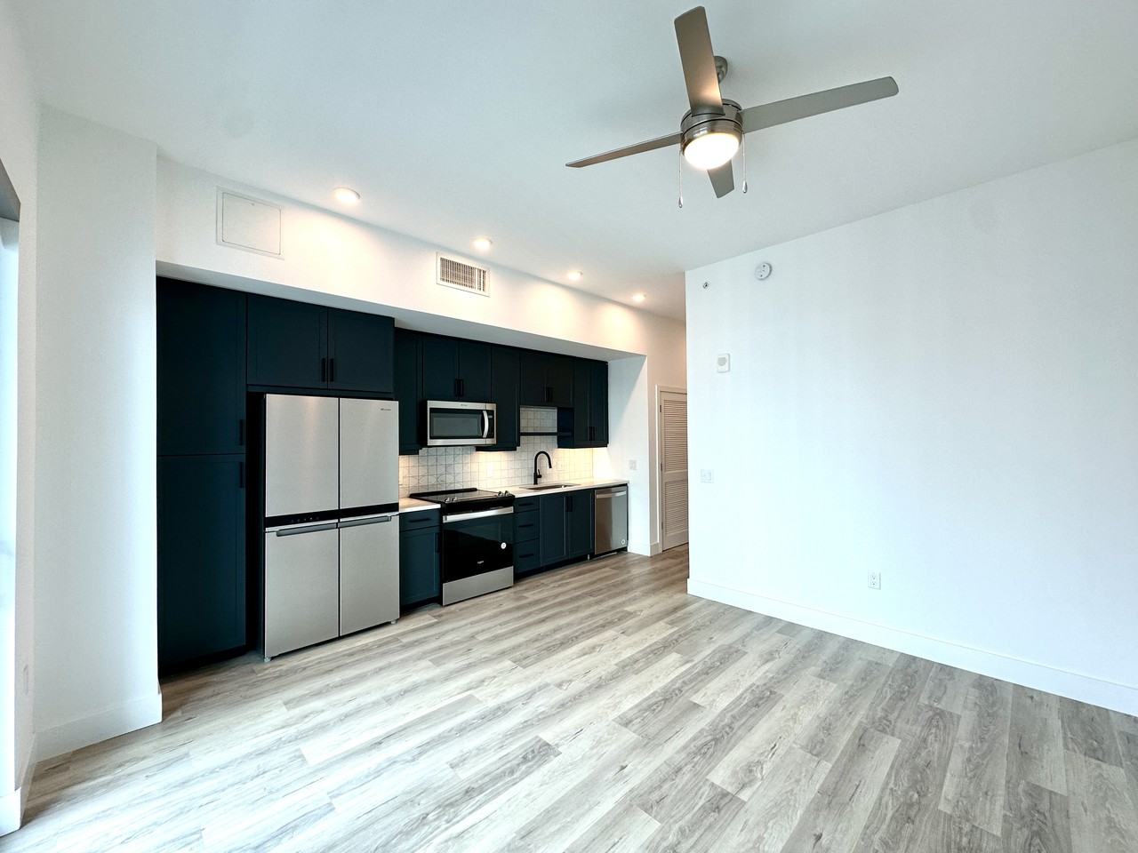 52 Northwest 32nd Street #AS1 - Photo 2 of 9