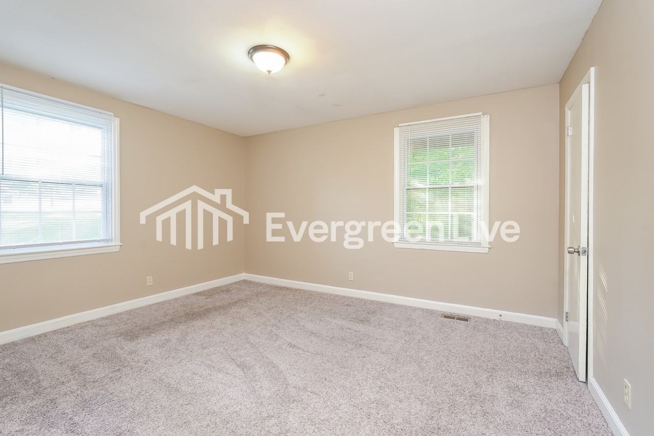 1016 Warren Ave - Photo 7 of 10