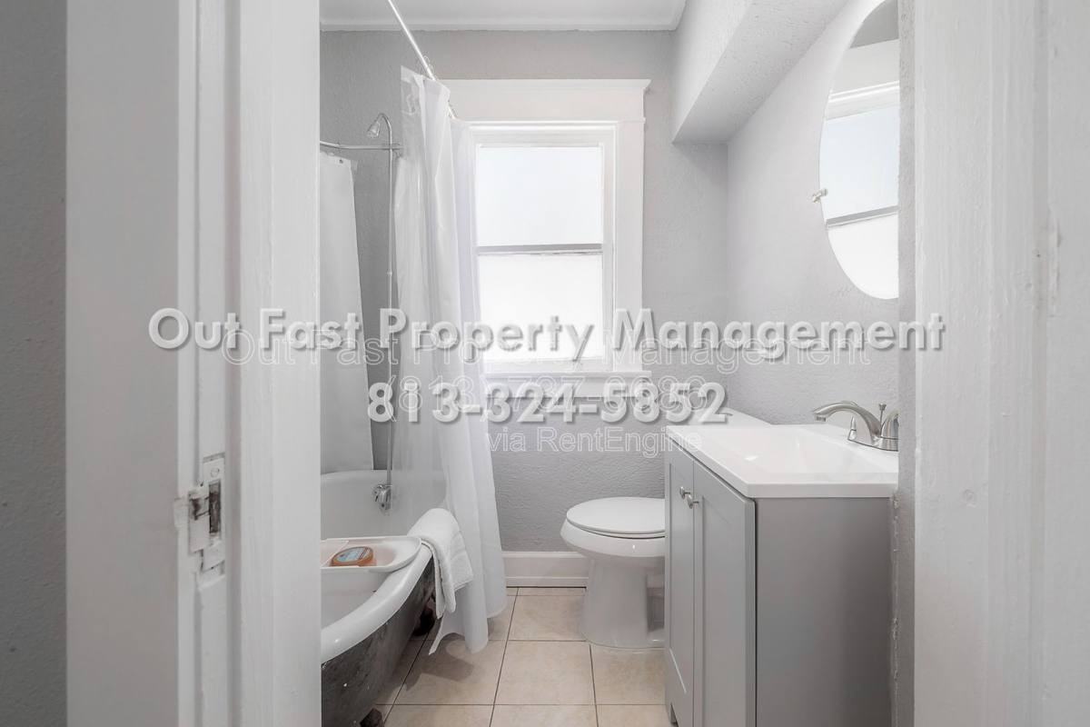 517 W Idlewild Ave #3 - Photo 6 of 10