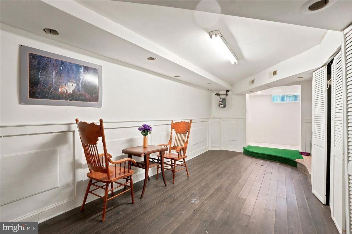 843 Marlyn Rd - Photo 2 of 3