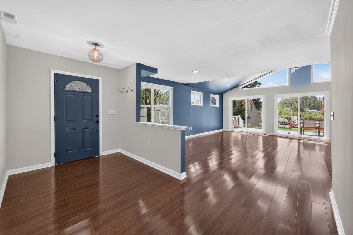 1035 Chester River Dr - Photo 7 of 36