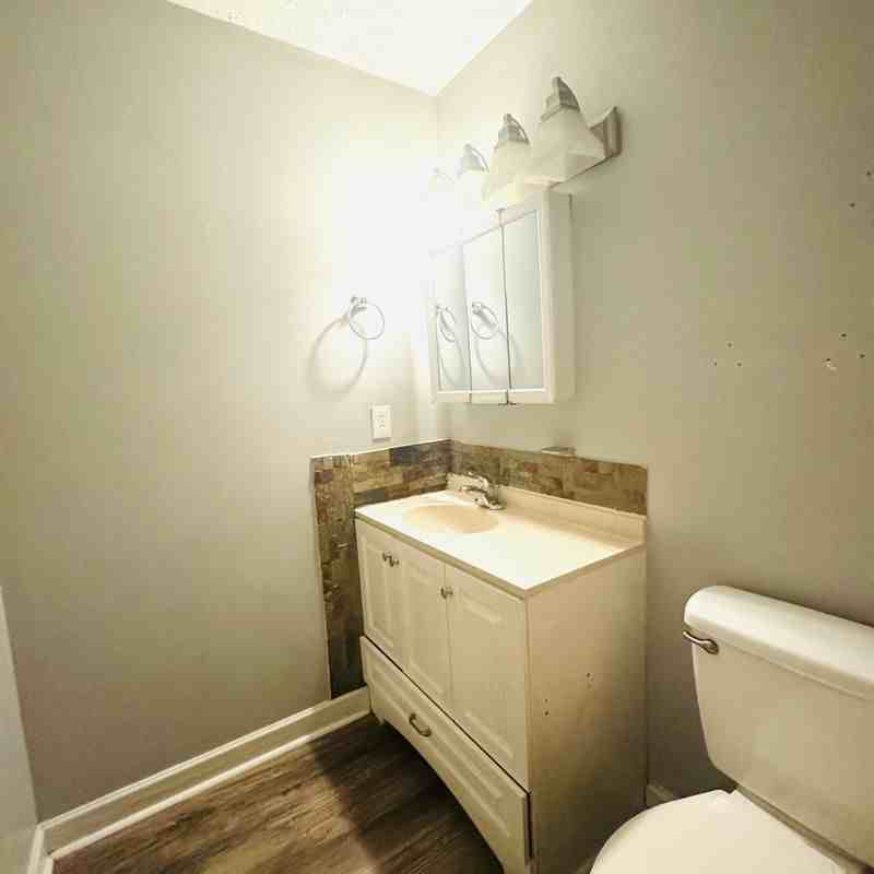 487 N Bluff Rd - Photo 6 of 7