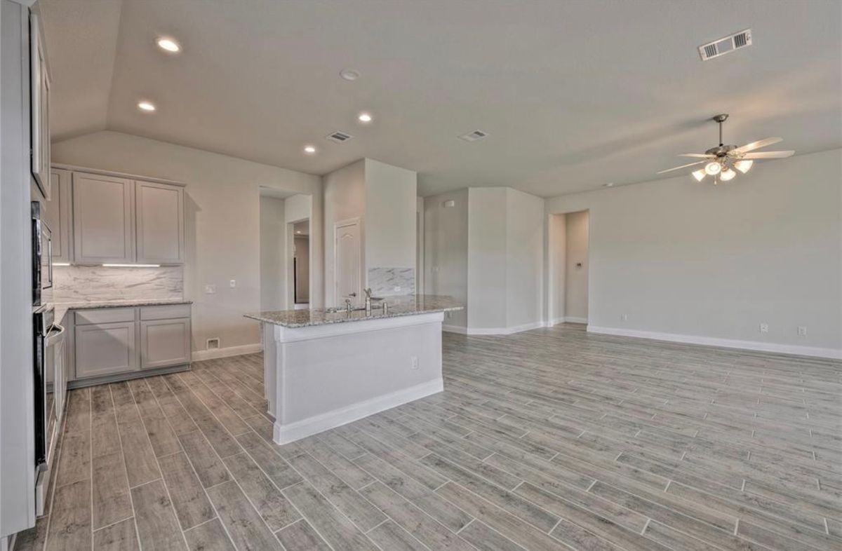 11727 Champions Forest Dr - Photo 6 of 9