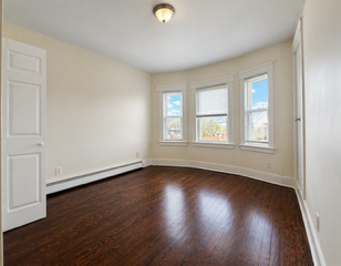 40 Vine St - Photo 7 of 12