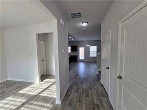 647 Skye Dr - Photo 2 of 24