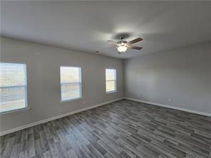 647 Skye Dr - Photo 3 of 24