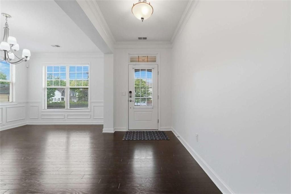 4865 Alexandria Ave - Photo 4 of 40
