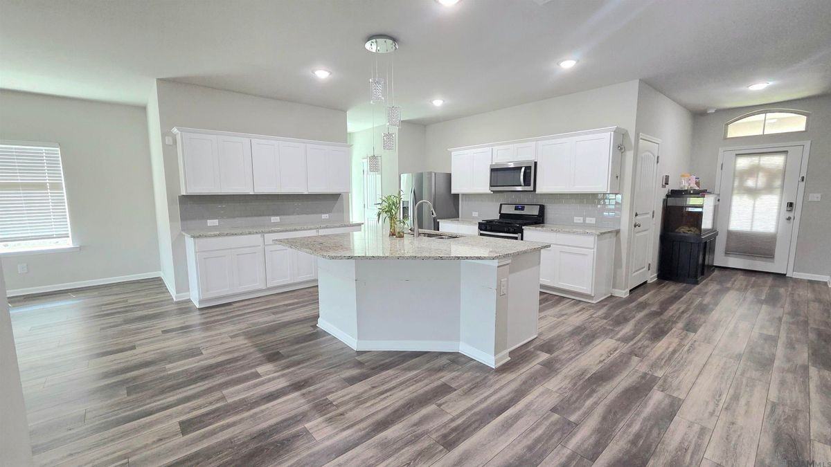 13931 Malbec Ave - Photo 3 of 26