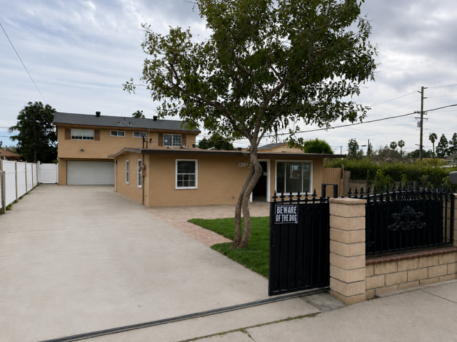 4528 E Washington Ave - Photo 3 of 3